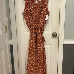NWT Floral Sleeveless Dress in Rust